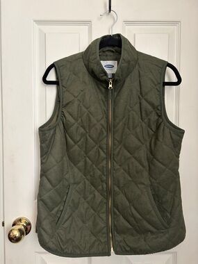 Old Navy Olive Green Quilted Sleeveless Puffer Vest